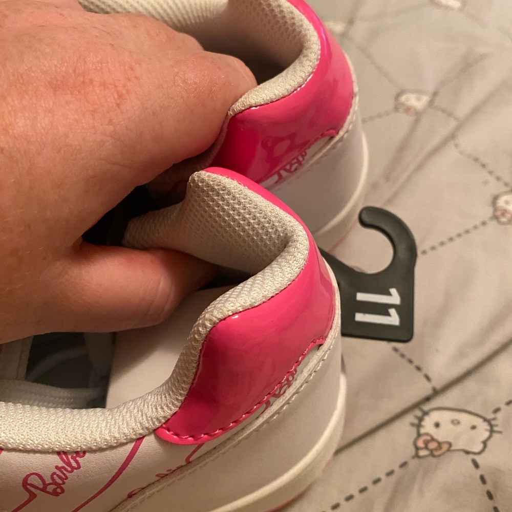 New with tags Size 11 Women Barbie Shoes - Picture 2 of 4